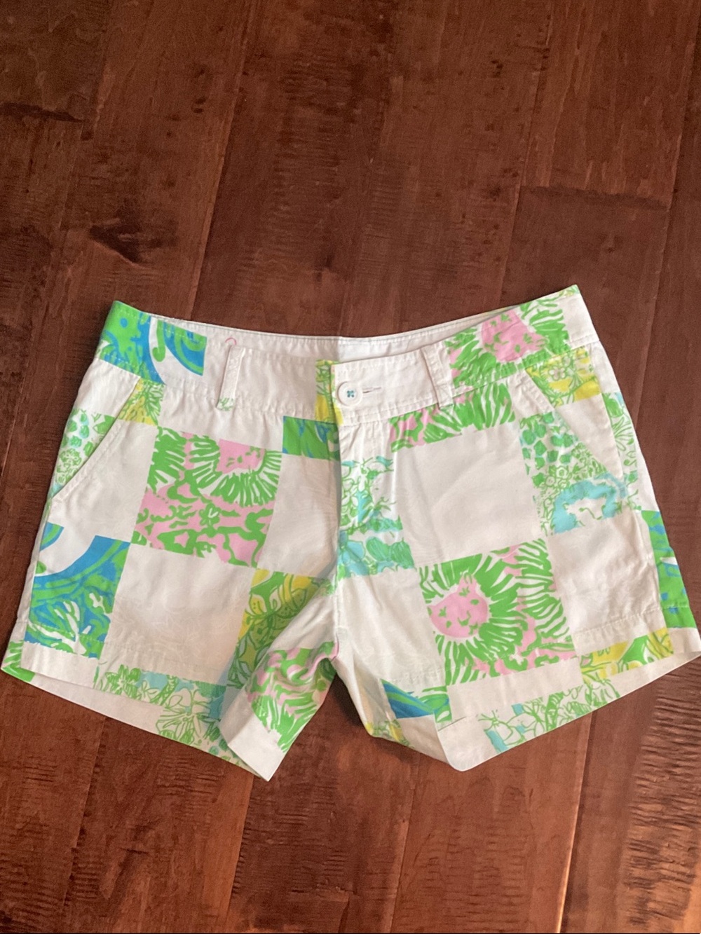Lilly Pulitzer Callahan White Patchwork Floral Shorts with Green & Pink. GUC